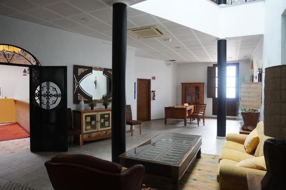 Hotel Montesion Luz Del Desierto Лукайнена-де-лас-Торрес Экстерьер фото