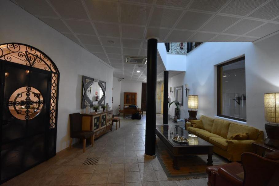 Hotel Montesion Luz Del Desierto Лукайнена-де-лас-Торрес Экстерьер фото